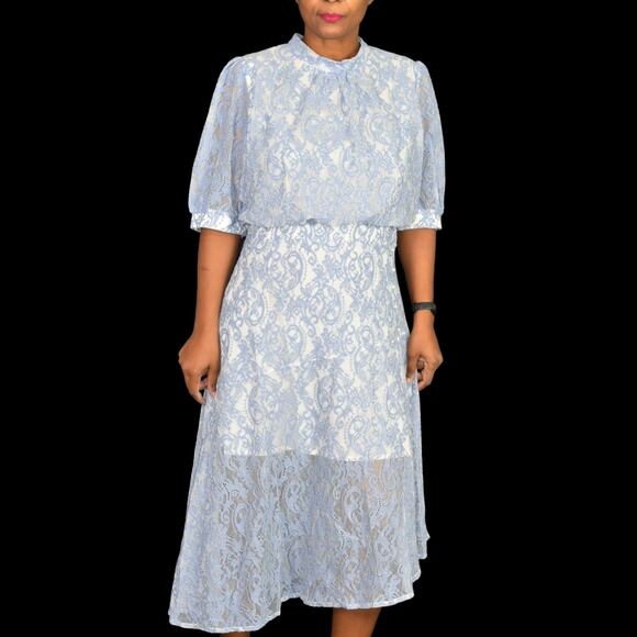 Kaimilan Lace Dress Purple Lilac Midi Short Sleeve Tie Neck Blouson Size Medium - Picture 11 of 16